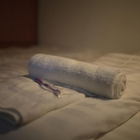 Anh Tuan Hotel Хуе Екстериор снимка