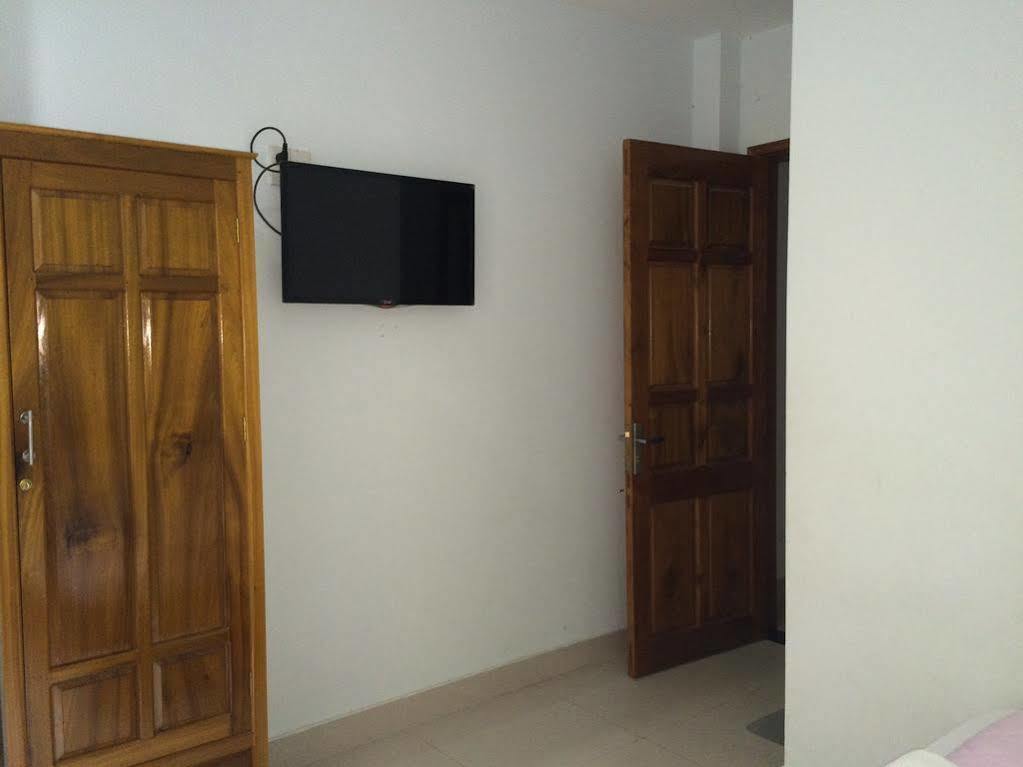 Anh Tuan Hotel Хуе Екстериор снимка